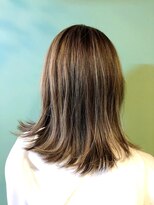 ツムグ 代官山店(TUMUGU)&nbsp;白髪ぼかしハイライトショコラベージュミディアムヘア