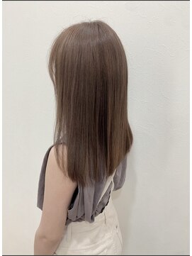 ナチュラルストレート×ベージュアッシュ