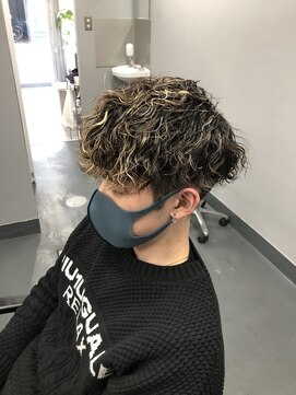 シラス(SiLasu) 美シルエットハイライト波巻きマッシュ