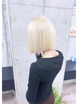 モアナ バイ ヘッドライト 沖縄東崎店(Moana by HEADLIGHT) Moana【東崎】#ダブルカラー#ケアブリーチ#切りっぱなしボブ