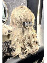 リアオオサカ テラス 梅田(Ria OSAKA terrace)&nbsp;ヘアセット×ハーフアップ