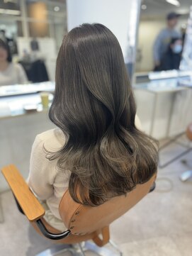 ムク 新宿(muc) オリーブベージュ & ナチュラルロングヘア
