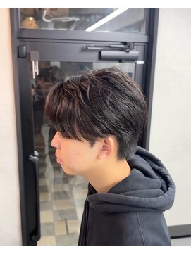 イロ 成田(iLo) フェザーパーマショート