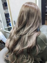 レアナ バイ ニーナ(Leana by NINA)&nbsp;プルエクステでロングヘア