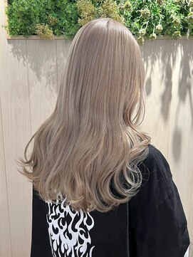 フリーラ 表参道(freera) ホワイトベージュカラーミルクティーベージュカラーブリーチ