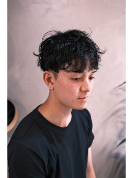 キュー(Cue_) マッシュヘアのシャドウパーマ