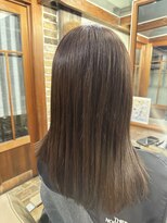 テントヘアー(tent hair) まとまりとツヤを大切にしたナチュラルミディアム