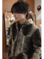 エディ(Edy)&nbsp;センターパートニュアンスパーマカルマヘア韓国ヘア眉毛カット