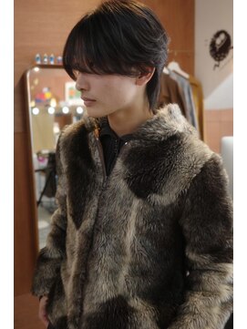 エディ(Edy) センターパートニュアンスパーマカルマヘア韓国ヘア眉毛カット