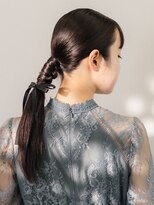 リッカ シーダ(LYCKA SIDA) 黒リボン×タイトなローポニー