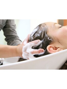 【John masters organicヘッドスパ】認定スペシャリストによるショートとロングの2つのコースをご用意♪