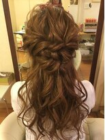 ヘアーセット モコロ(Hair Set MOCORO) ルーズなハーフアップ