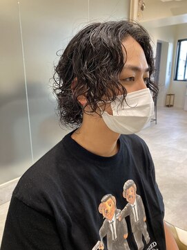 アローム(alom) 色気のあるメンズ スパイラルパーマ