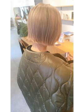 フォルメージ(formage) ミニボブ×ハイトーンベージュ