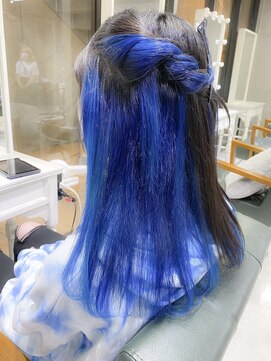 デイズ(days) 『 カット + インナーカラーブルーカラー』デザインカラー  DAYS