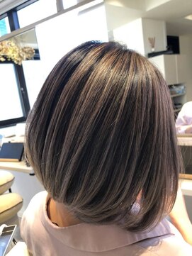 エヌプラス(N+) 黒髪グラデヘアーオリーブグレー小顔に見せるヘアココアベージュ