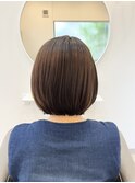 アッシュグレージュ　顎ラインボブ