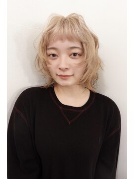 レコ 渋谷(LECO) ケアブリーチホワイトベージュカールスタイリングレイヤーボブ