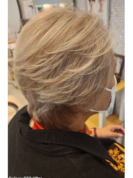 グロウス GROWTH 白髪を活かして