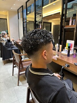 インアンドヤング(in&yang) 宮城リョータ風パーマ・フェード