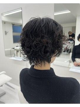 ニューカマー バイ ヘッドライト シブヤ(NEW COMER by HEADLIGHT shibuya) 【スパイラルパーマ】ショートボブ×パーマでおしゃれ上級者