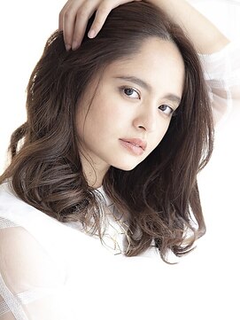 ビューティーアンドケアカロン(Beauty and Care CALON) 【肌色の透明感アップ】温もり感じるニュアンスグレージュ