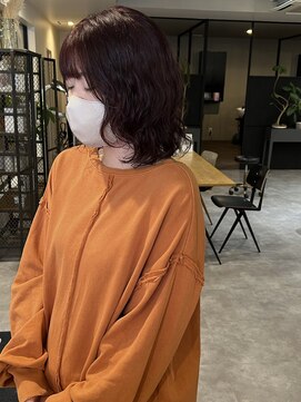 ナンバー(number+) ゆるカールとボルドーブラウンで抜け感ナチュラルスタイル