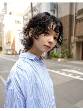 リラス 博多(rilas) ウルフパーマ　ウルフカット　パーマ女子　くるくる