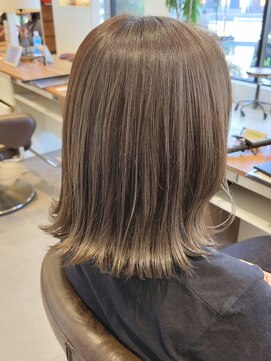 アース 長崎時津店(HAIR&MAKE EARTH) アッシュベージュ×外ハネボブ