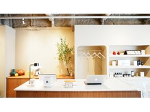 シリ アンド ブラント(siri and brunt)