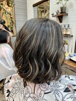 マコ(mako)&nbsp;白髪ぼかしハイライト