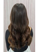 ベルグロー 北新地(BELLEGROW)&nbsp;ヨシンモリ巻きおろし｜梅田・北新地ヘアセット