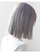 リリー ヘアー デザイン(LILY HAIR DESIGN) Wカラーグレージュ切りっぱなしボブ