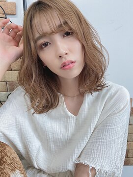 ルービック 梅田茶屋町(Rubik) 大人ミディアムカール/ミルクティーベージュ