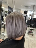 プラスディー(+D)&nbsp;シルバーカラー／グレージュカラー