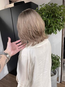 アルカナ 明治神宮前原宿(ARCANA) ホワイトグレージュ コンマヘア くすみブルー ダークアッシュ