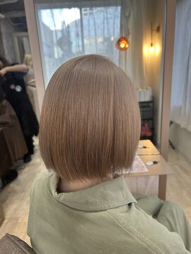 エルバイラビス 大宮(elu by lovis) 【SYUYA】ホワイトミルクティー/ブリーチ2回/ミルクティーカラー