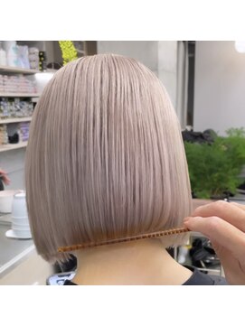 ヴァーディ オモテサンドウ(Vardy omotesando) ダブルカラー・ハイトーン・ケアブリーチ・ホワイトベージュ