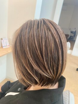 スーズ(soothe)の写真/【放出駅より徒歩3分】白髪を黒く染めるだけじゃない！人気の《白髪ぼかし》でオシャレに決まるstyleに☆