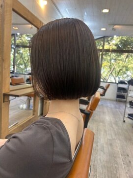 ネウィ 八王子(newi) 艶感グレージュ ボブ