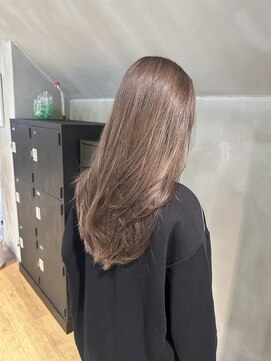 ニキータ(Nikiita) 〈簡単スタイリング：レイヤーカット〉