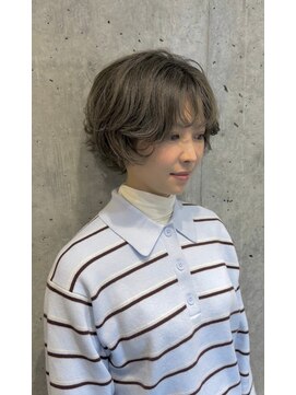 アンダー(ANNDER) くすみベージュ×カーリーヘア(ANNDER)