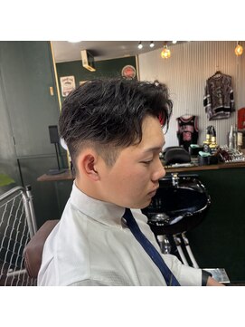 ゴートファミリー 川口(G.O.A.T FAMILY) 6ミリツーブロック　短めセンター分け