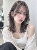 エクラ バイ キョウト(eclat by kyoto) 顔まわりで垢抜けるミディアムレイヤーミルクティーベージュ