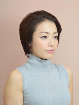 エリカ(erica) プラチナブラウンカラーでスタイリッシュな大人スタイル