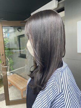 ネイヴィル(navile) ◎赤みのない透け感グレージュ