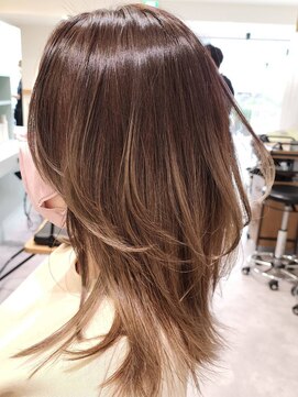 アヴァンセラヴィ(AVANCER la vie) ミディアムレイヤー