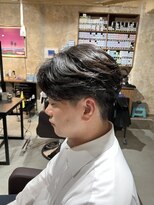 ネイビー(NAVY)&nbsp;センターパート、ニュアンスパーマ【トクシー】