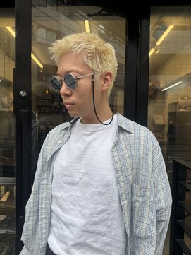 アンダーカレント(undercurrent) メンズスタイルブロンド金髪刈り上げスパイキーショートブリーチ