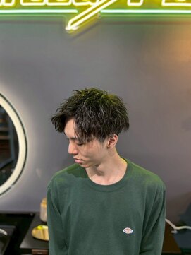 グリーディーフォックス 三軒茶屋(GreedyFOX) 波巻き/フェザーパーマ/ウルフ/ハイライト<理容室>